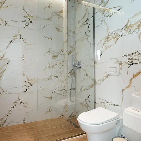 Sea Queen Luxury Radhimë