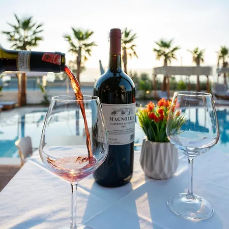 Sea Queen Luxury Radhimë