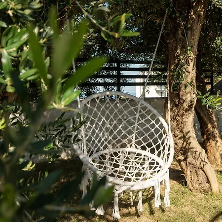 Sea Queen Luxury فندق Radhimë