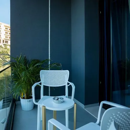 Sea Queen Luxury Hotel