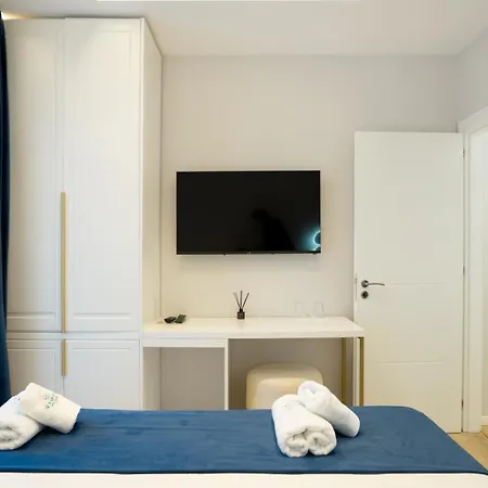 Sea Queen Luxury Hotel Radhimë