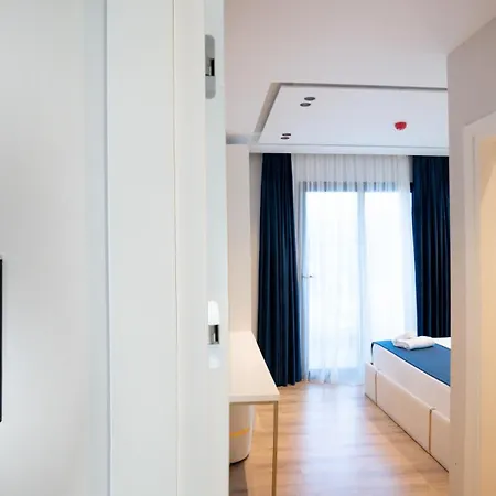 Sea Queen Luxury Hotel