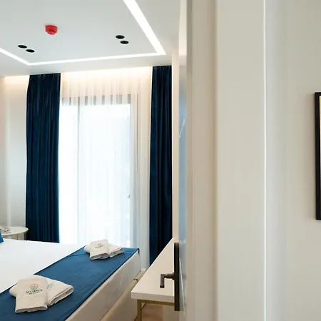 Sea Queen Luxury Radhimë
