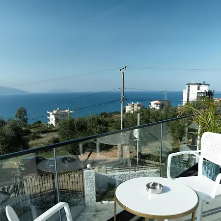 Sea Queen Luxury 3* Radhimë