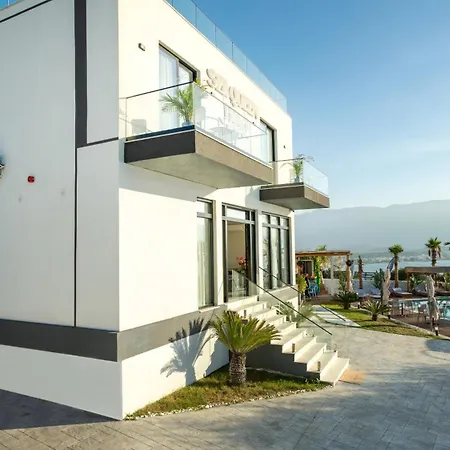 Hotel Sea Queen Luxury Radhimë