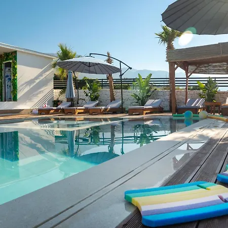 Sea Queen Luxury Hotel