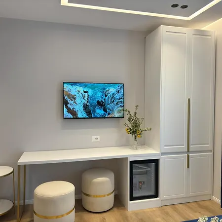 Sea Queen Luxury Hotel
