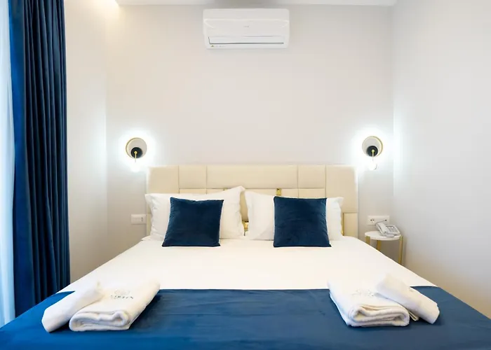 Sea Queen Luxury Hotel