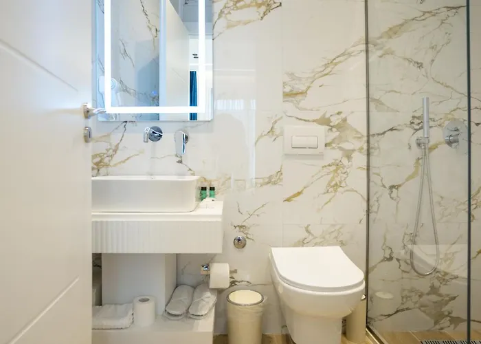 Sea Queen Luxury Hotel