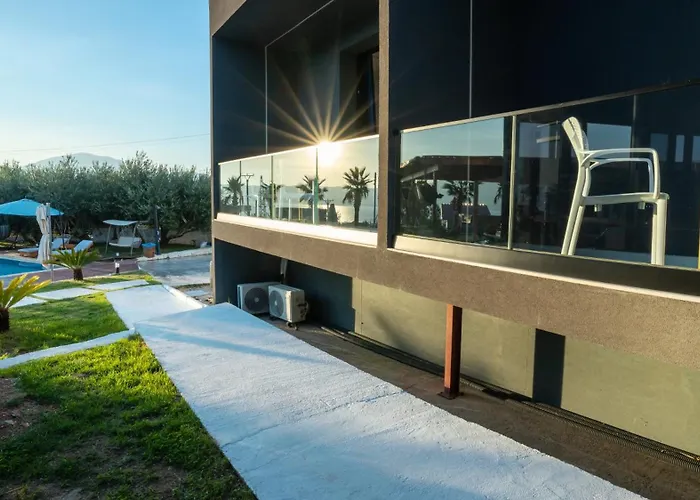 Sea Queen Luxury Hotel Radhime