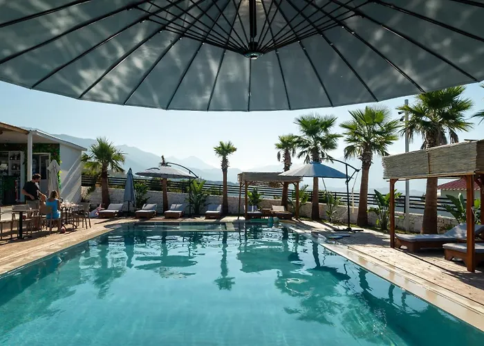 Sea Queen Luxury Hotel Radhime