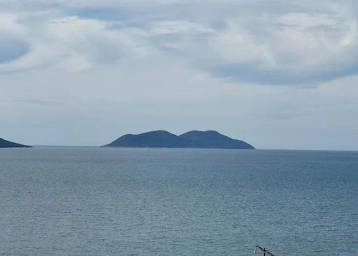 Sea Queen Luxury Hotel