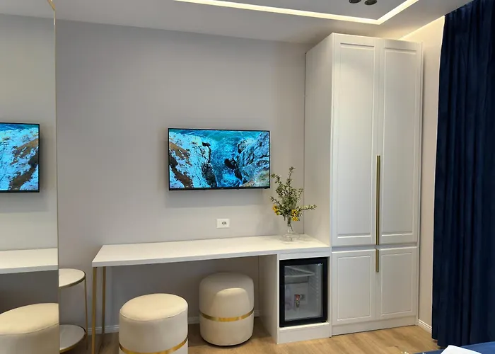 Sea Queen Luxury Hotel